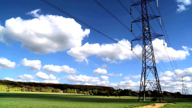 蓝天白云下的工业电线实拍视频
